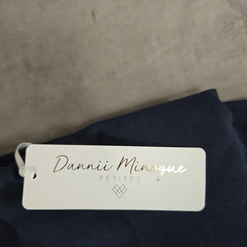 DANNII MINOGUE PETITES NAVY LACE T-SHIRT – LARGE