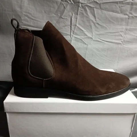 BROWN SUEDE CHELSEA BOOTS – MEN'S - UK SIZE 12