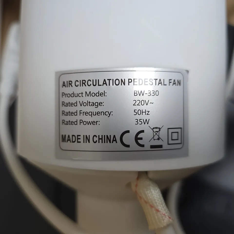 HOMEMATE AIR CIRCULATION PEDESTAL FAN BW-330, 220V, 35W