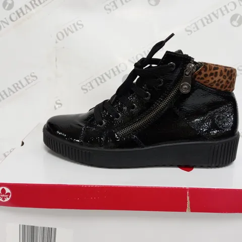 BOXED PAIR OF RIEKER HI TOP TRAINERS IN BLACK UK SIZE 6