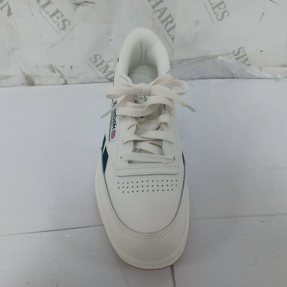 PAIR OF REEBOK CLASSIC TRAINERS IN WHITE/DARK GREEN - UK 5.5