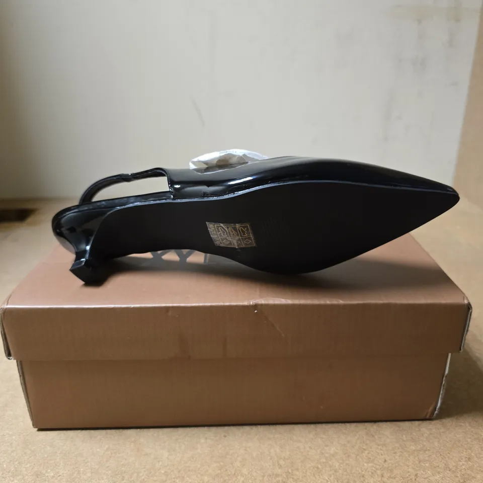 XY LONDON BLACK PATENT SLINGBACK HEELS, UK 7