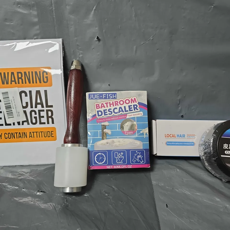 APPROXIMATELY 13 ASSORTED ITEMS TO INCLUDE - JUE-FISH BATHROOM DESCALER , LOCAL HAIR SHAVER ETC