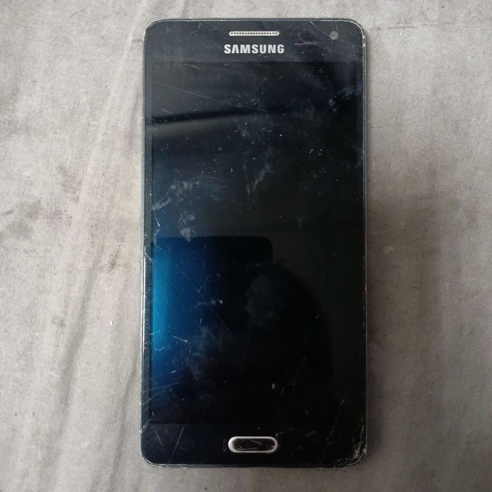 SAMSUNG SMARTPHONE – BLACK 