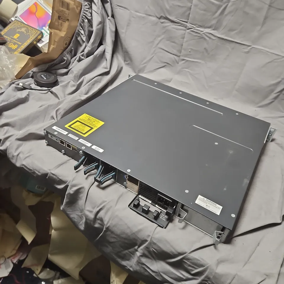 RACK-MOUNT ETHERNET SWITCH – MULTI-PORT, USED TNY WS3750X