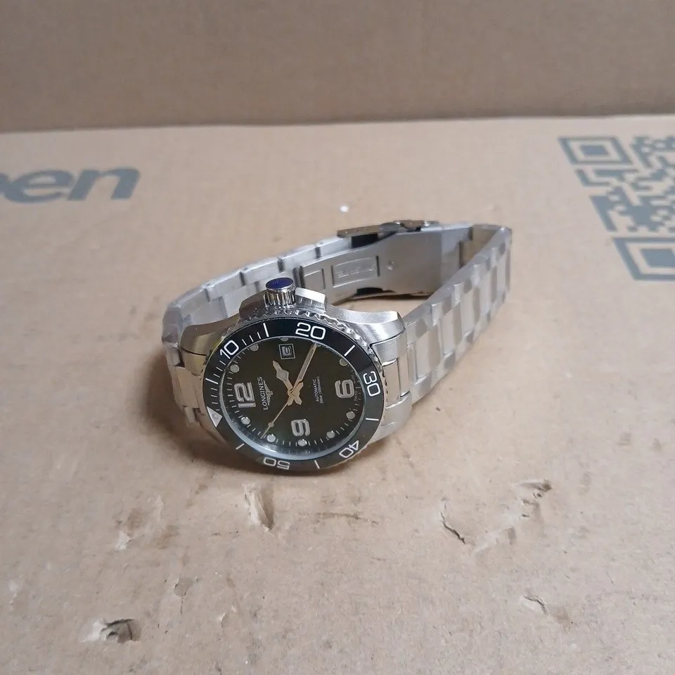 LONGINES STAINLESS STEEL DIVER-STYLE WRISTWATCH – BOXED 