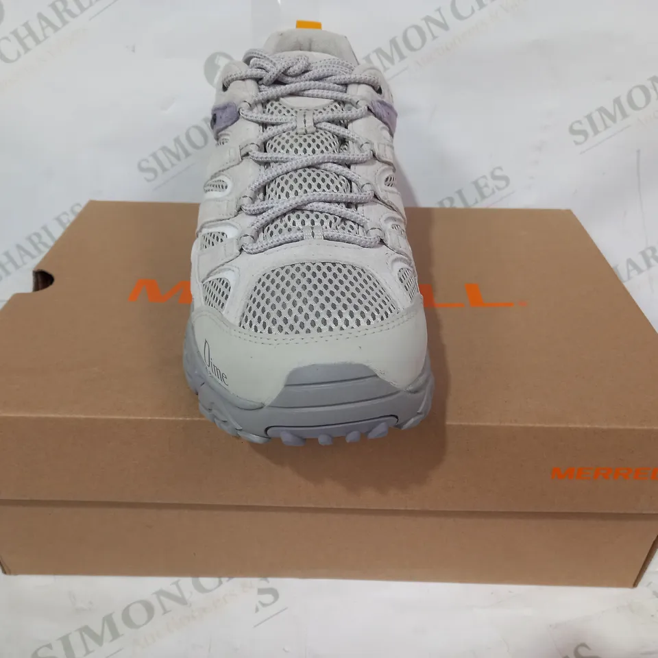 BOXED PAIR OF MERRELL SHOES IN STONE GREY/PURPLE UK SIZE 9.5