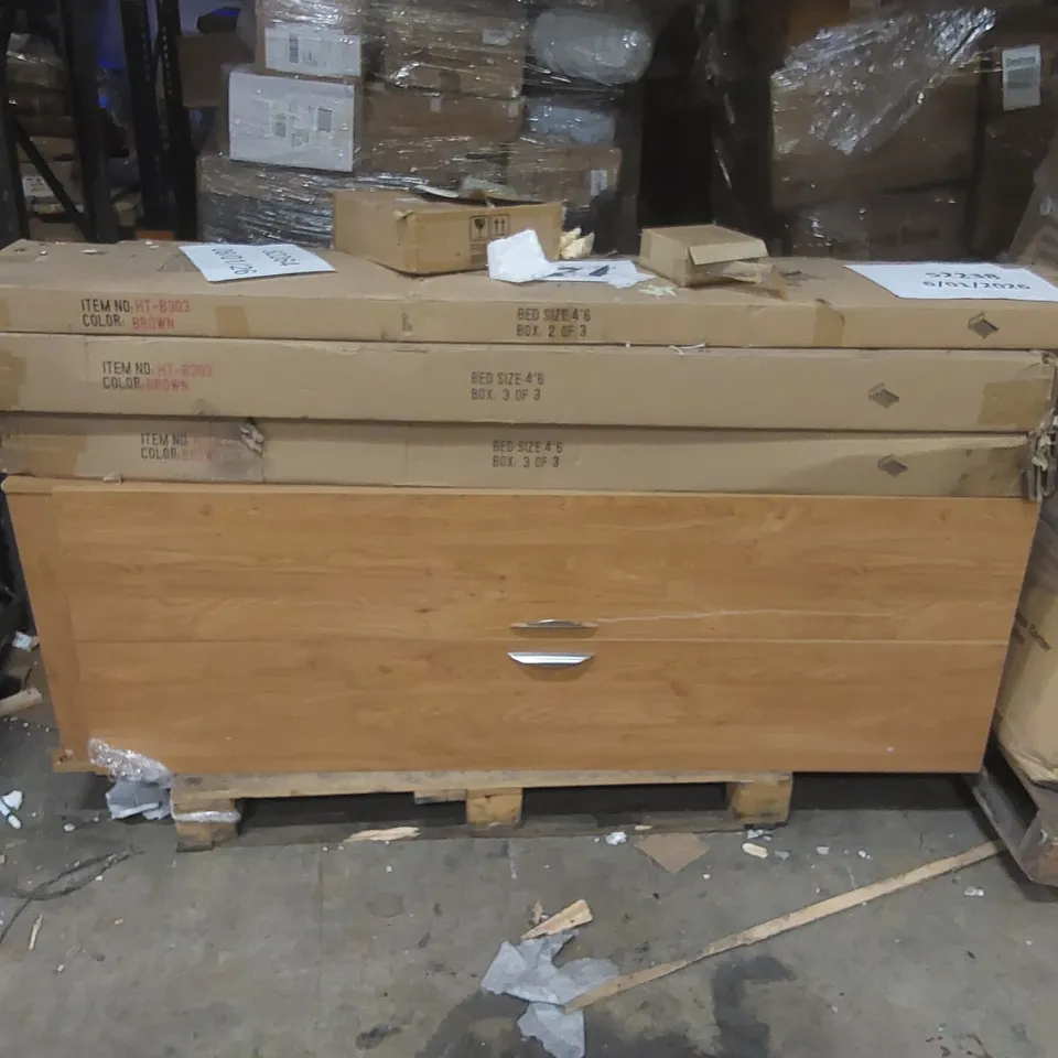 PALLET CONTAINING A LARGE QUANTITY OF ASSORTED FURNITURE ITEMS INCLUDING: BED PARTS, CABINET ECT