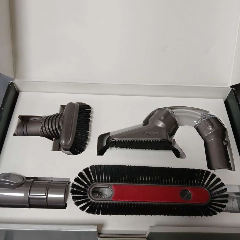 DYSON HOME CLEANING KIT