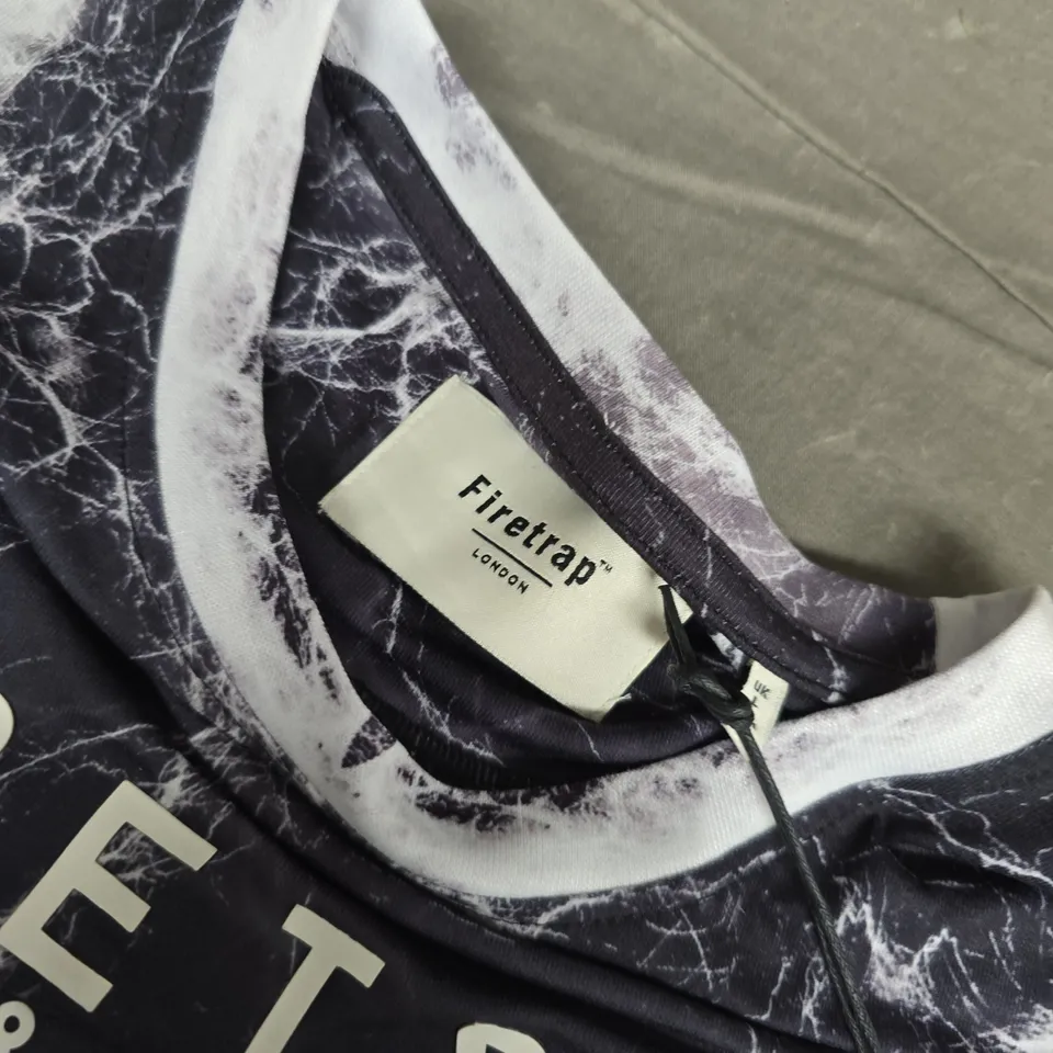 FIRETRAP LONDON MARBLE PRINT T-SHIRT – MEN’S SIZE L
