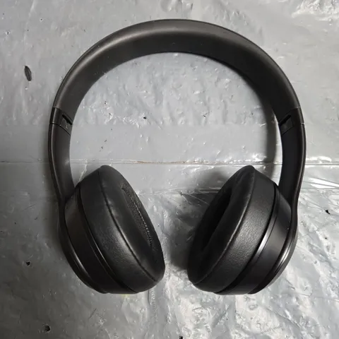 BEATS SOLO3 WIRELESS ON-EAR HEADPHONES – BLACK