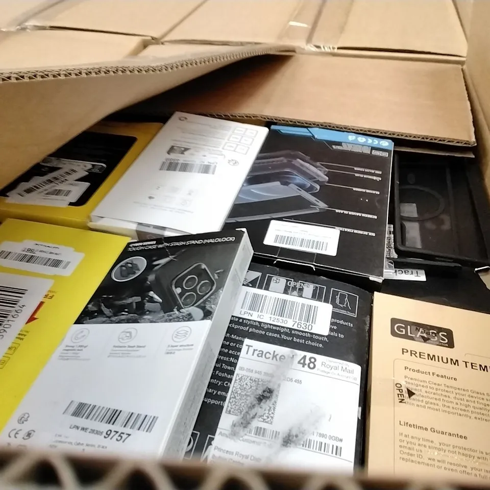 PALLET TO CONTAIN A LARGE QUANTITY OF PHONE PROTECTION PRODUCTS TO INCLUDE PHONE CASES AND SCREEN PROTECTORS // MODELS, SIZES AND BRANDS VARY 