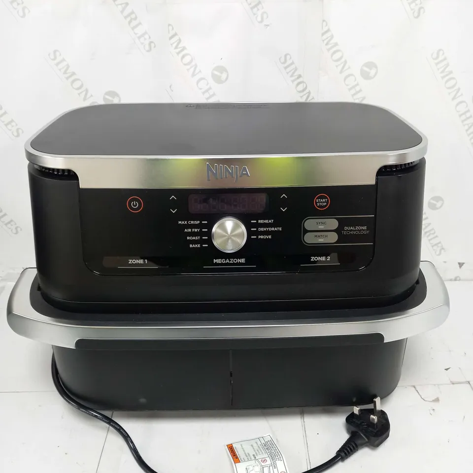 BOXED NINJA 10.4L FOODI FLEXDRAWER DUAL AIR FRYER IN BLACK AF500UK
