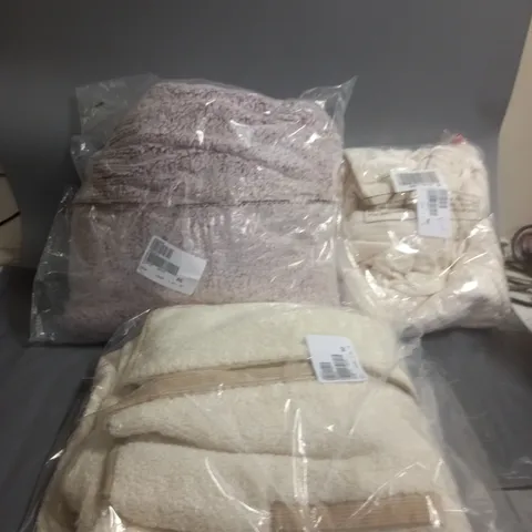 10 ASSORTED CLOTHING ITEMS TO INCLUDE JACKETS, PJ SETS, ETC