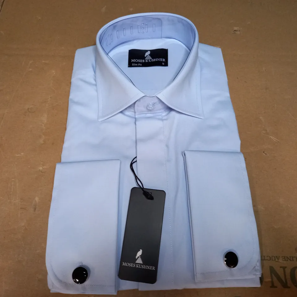 MOSES KUSHNER LOT OF 5 LONG SLEEVE SLIM FIT BUTTONED SHIRTS IN VARIOUS SIZES AND COLOURS - 3 BLUE MEDIUM, 1 BLUE LARGE, 1 LIGHT BLUE SMALL