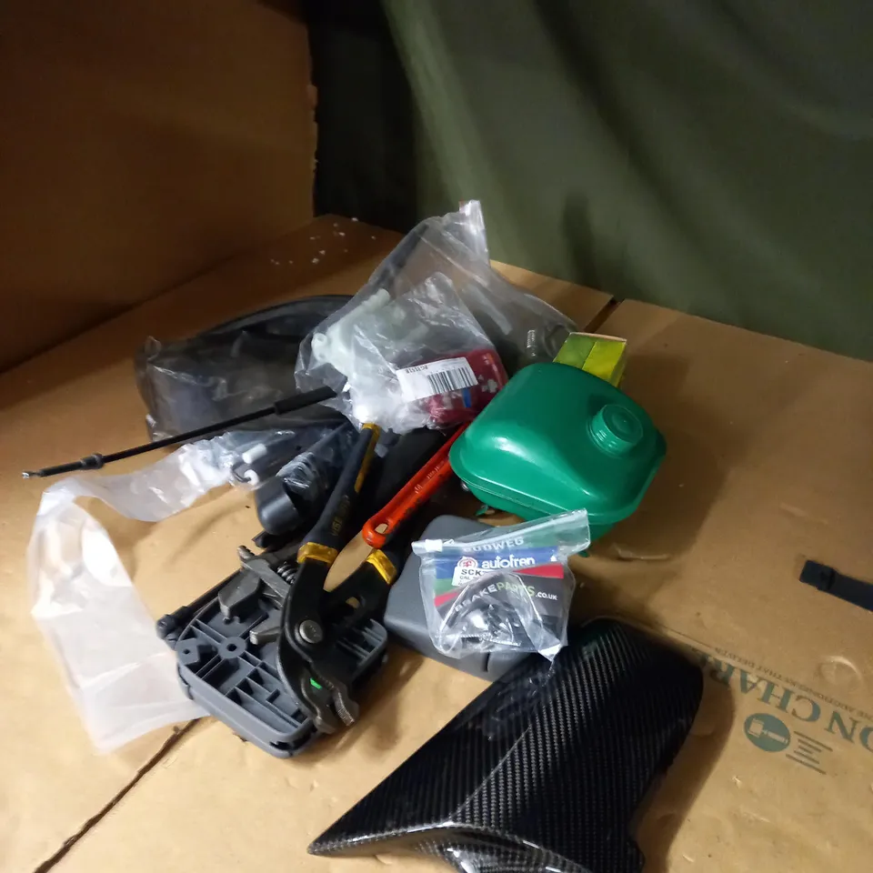 LOT OF 20 CAR ITEMS AND TOOLS TOO INCLUDE SPANNERS AND CARBON FIBRE MIRROR CASING