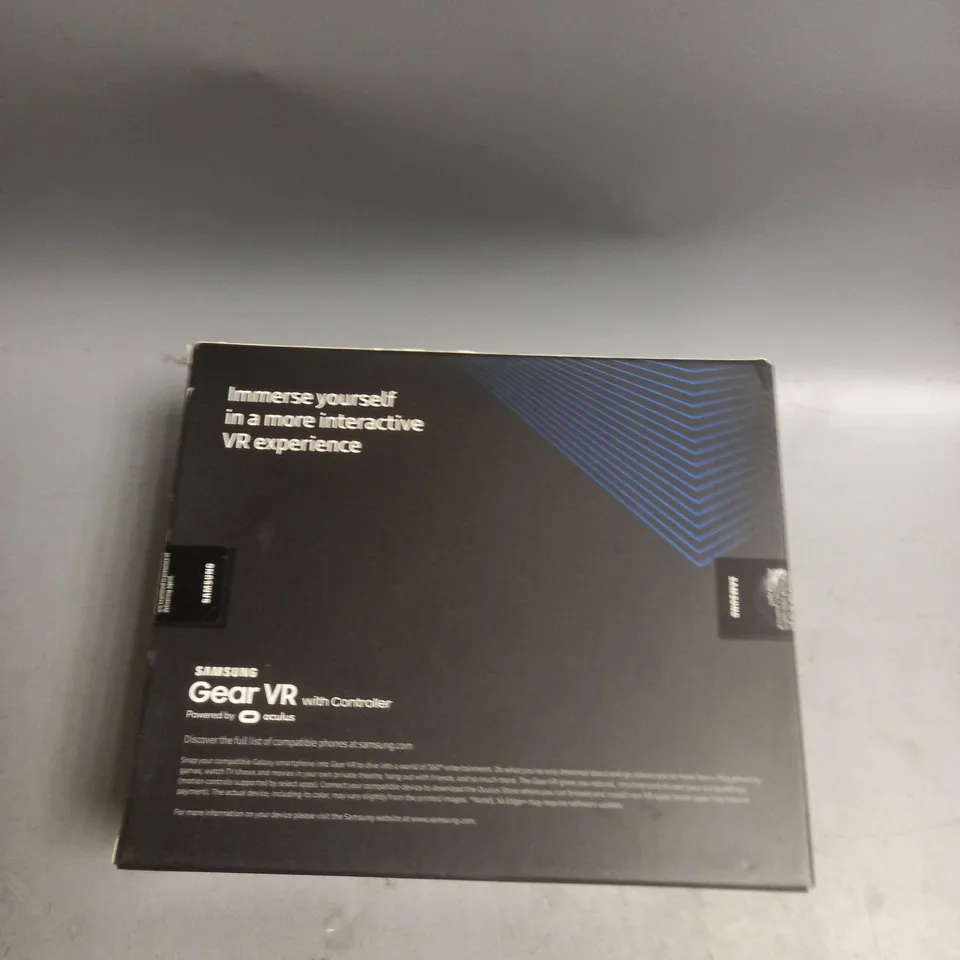 BOXED AND SEALED SAMSUNG GEAR VR WITH CONTROLLER IN ORCHID GRAY