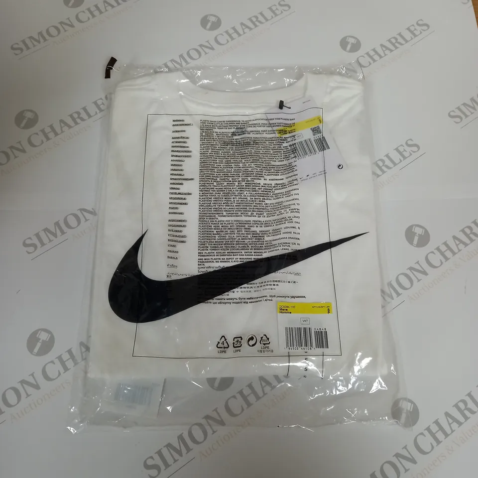 NIKE PLAIN LOGO T SHIRT IN WHITE - S