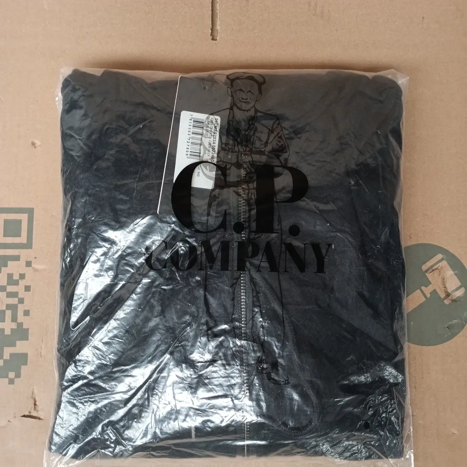 BAGGED CP COMPANY ZIP-UP LONG SLEEVE FLEECE SIZE LARGE