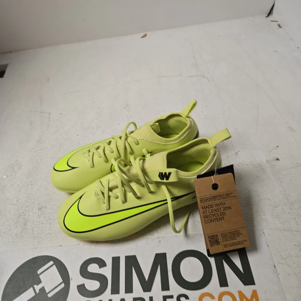NIKE YOUTH FOOTBALL BOOTS NEON YELLOW/GREEN – US 6Y (UK 5.5) – FQ8403-300