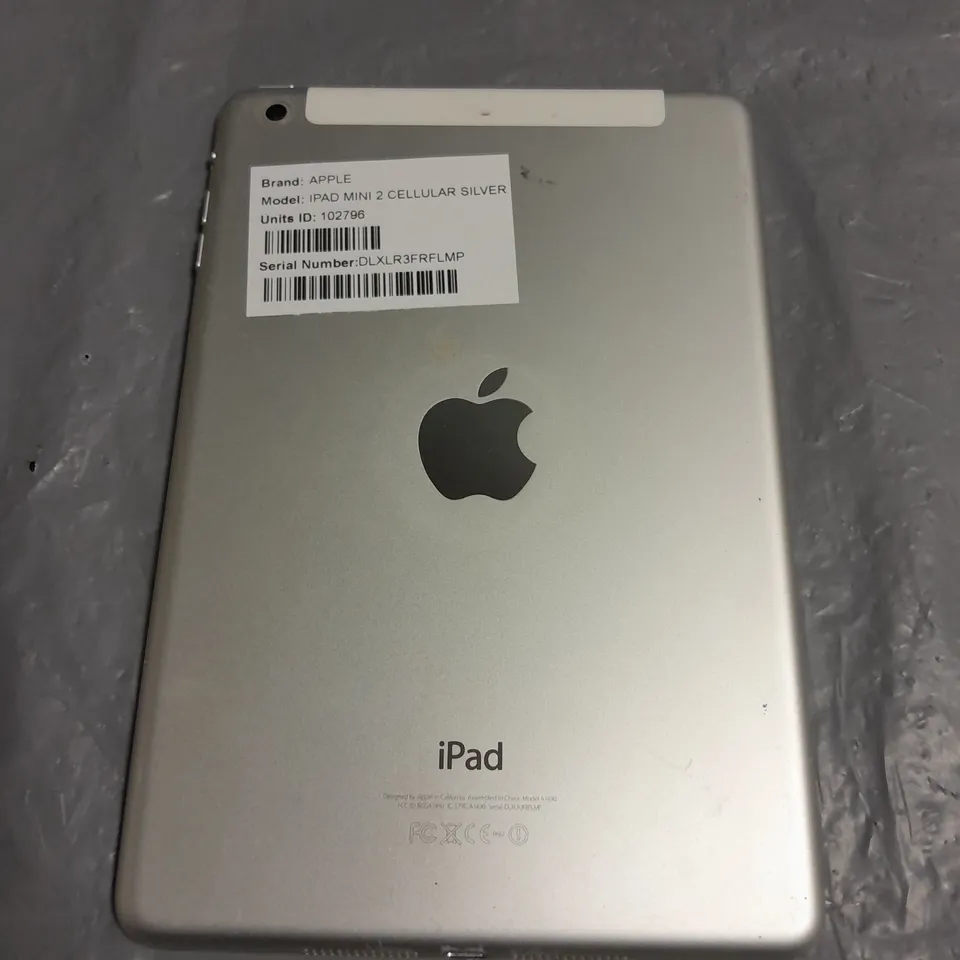 UNBOXED APPLE IPAD MINI 2 CELLULAR IN SILVER - A1490