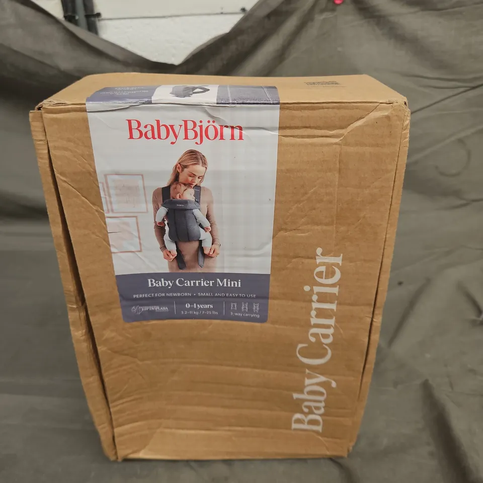 BABY BJORN BABY CARRIER MINI 