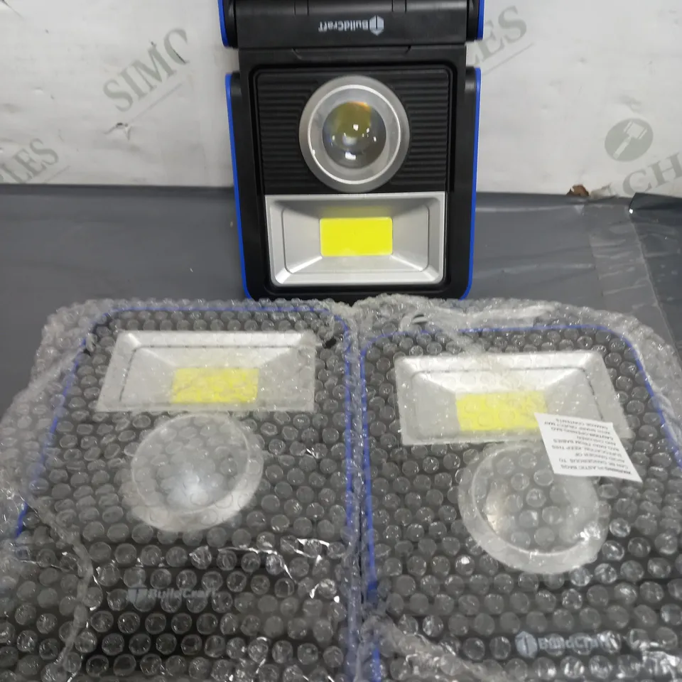 3X BLUE HANDLED OUTDOOR LIGHTS 