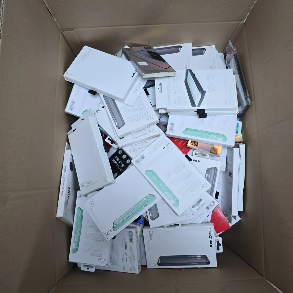 BOX OF APPROXIMATELY 150 ASSORTED PHONE CASES AND SCREEN PROTECTORS TO INCLUDE: VARIOUS TECH 21 ITEMS 