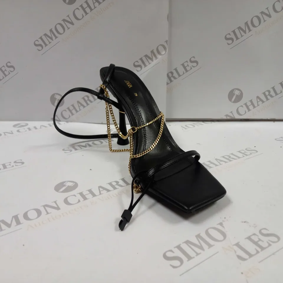 PAIR OF ZARA HIGH-HEEL SANDALS WITH CHAIN DETAIL UK SIZE 