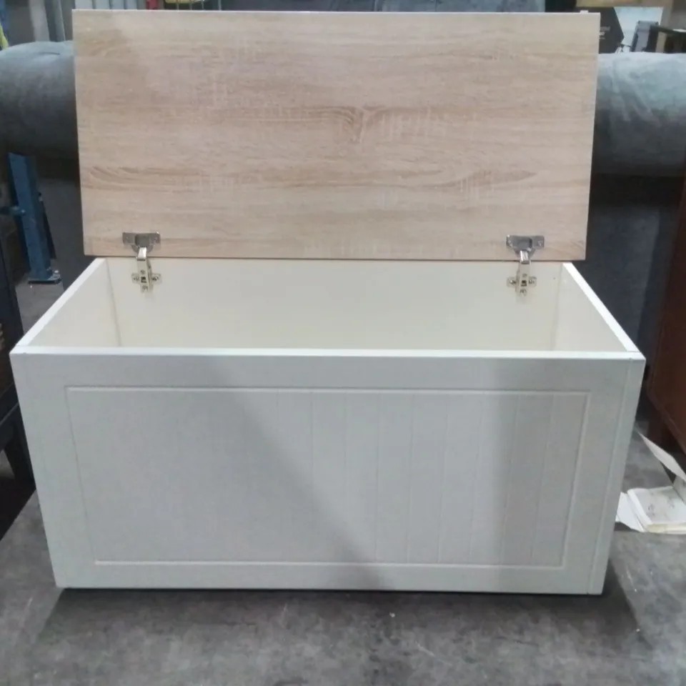 FULLY ASSEMBLED ZENFIELD BLANKET TRUCK 