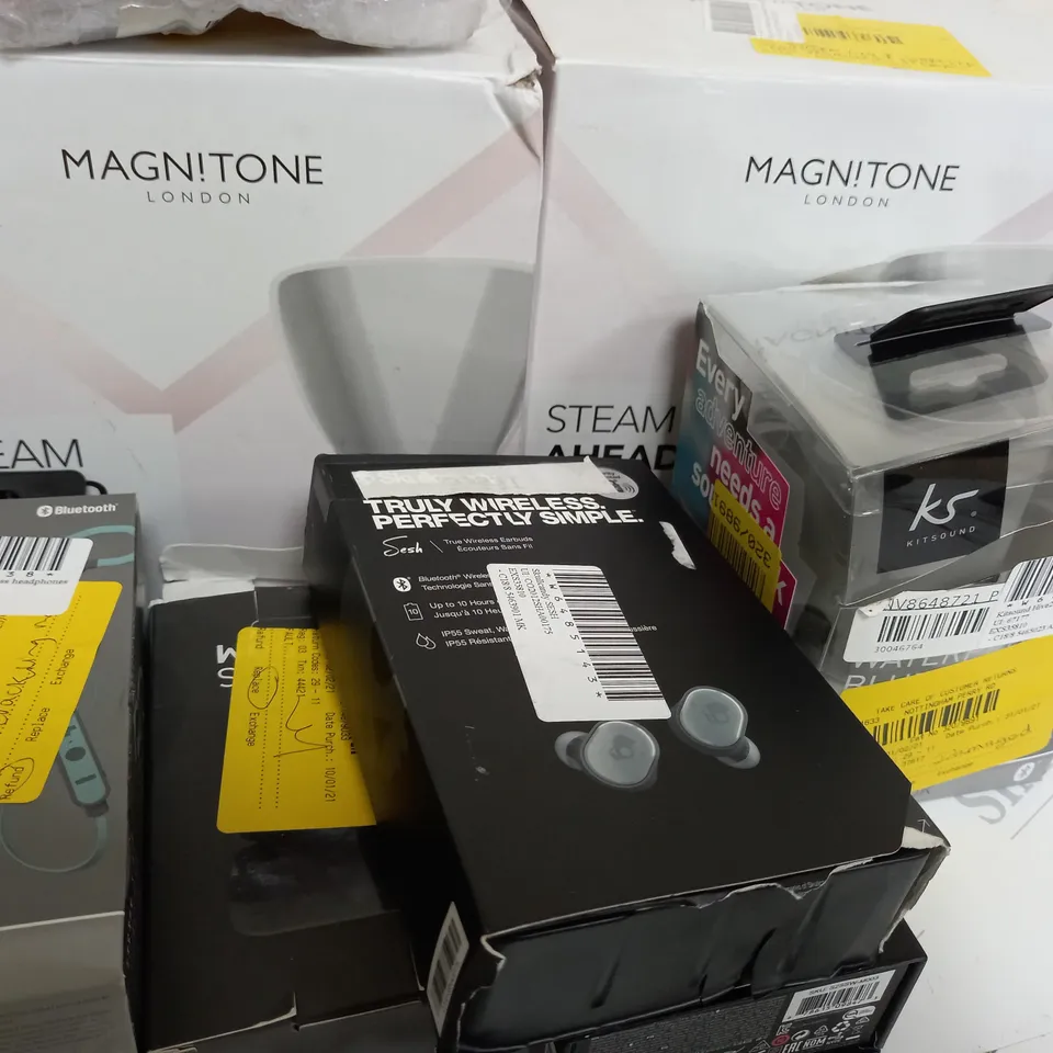APPRROXIMETELY 9 ASSORTED ELECTRICAL ITEMS INCLUDING STEAM AHEAD HYDRATING FACIAL MICROSTEAMER, SKULLCANDY WIRELESS EARPHONES