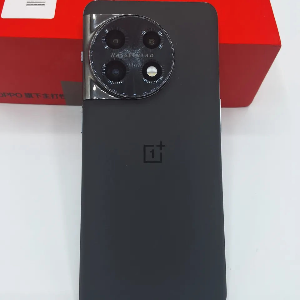 BOXED ONEPLUS HASSELBLAD 16/512GB IN BLACK - PHB110