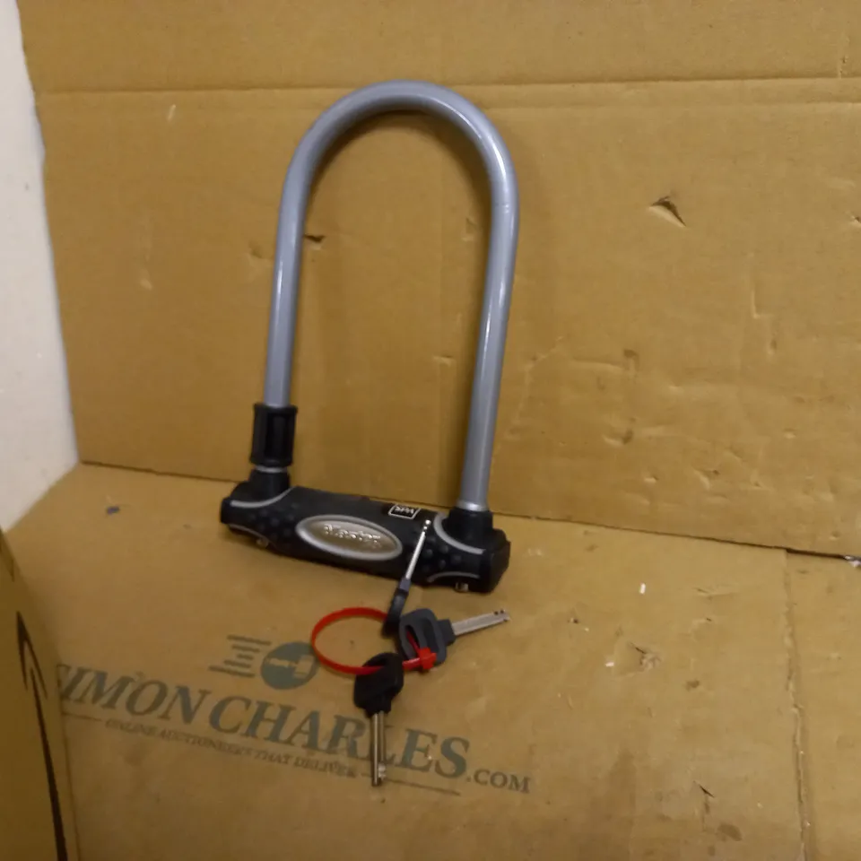 MASTER LOCK STREET FORTUM GOLD SOLID SECURE D-LOCK