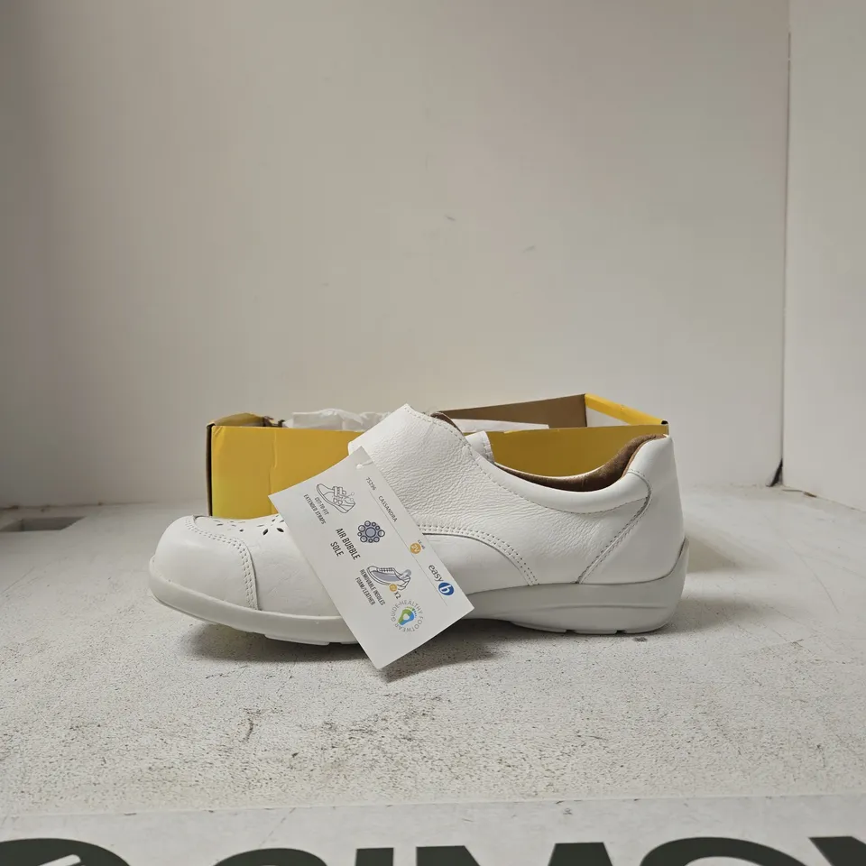 DBS CASSANDRA WHITE LEATHER SHOES – UK 9