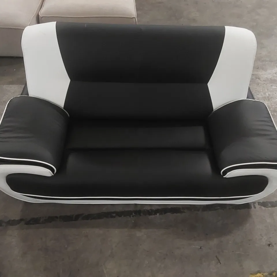 QUALITY DESIGNER HARTLE 2 - PIECE FAUX LEATHER LIVING ROOM SET