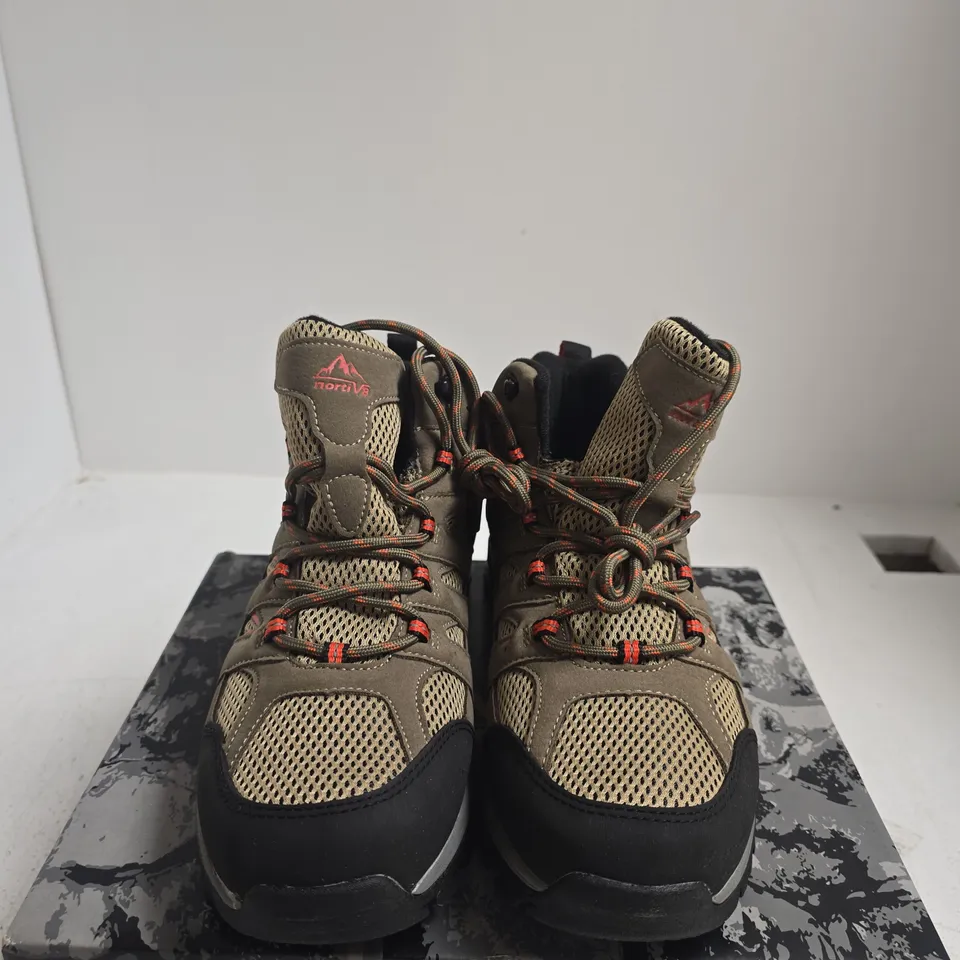 BOXED PAIR OF HIKING BOOTS BROWN/ORANGE MATTE – UK 6.5 