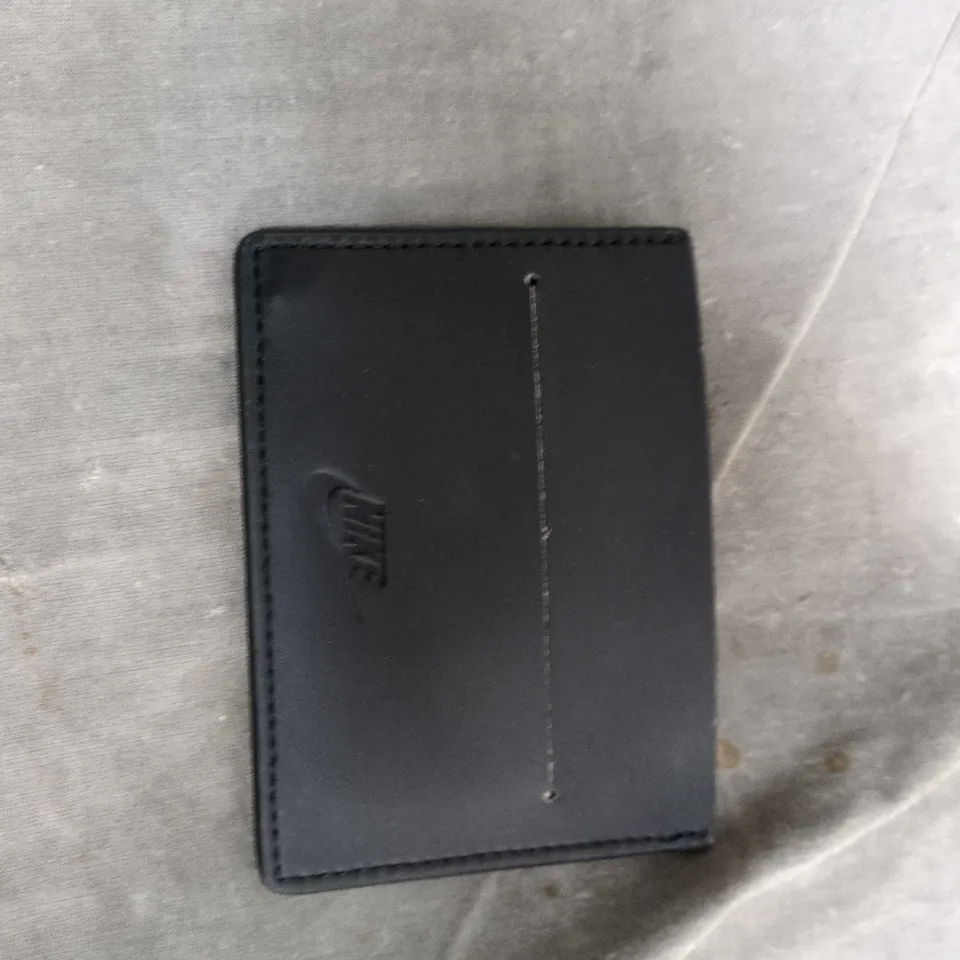 BOX OF APPROXIMATELY 20 ASSORTED CLOTHING ITEMS TO INCLUDE: BLACK HANDBAG AND NIKE WALLET