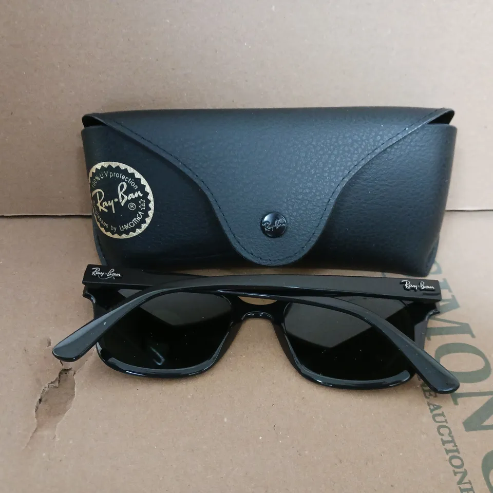 RAY BAN SQUARED SUNGLASSES 