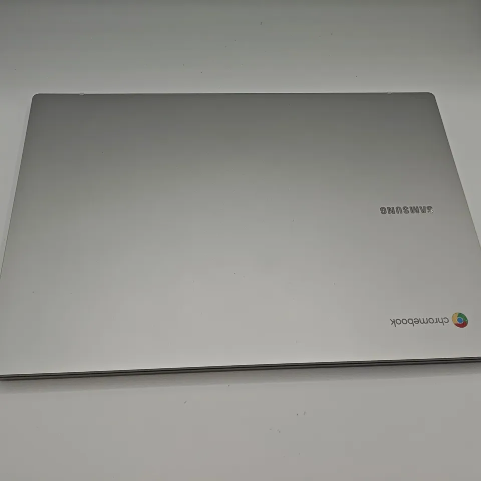 BOXED SAMSUNG GALAXY CHROMEBOOK GO INTEL CELERON LAPTOP IN SILVER - XE340XDA