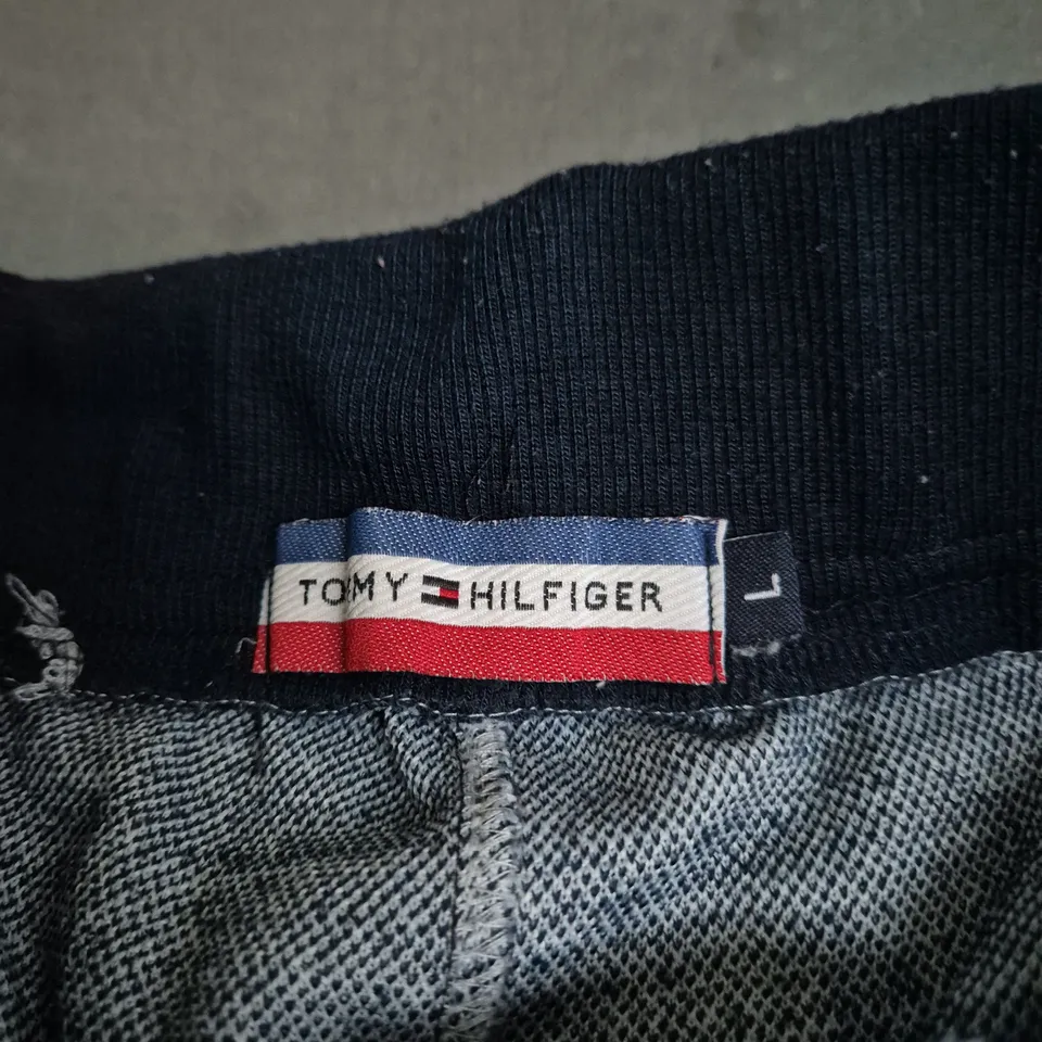 TOMMY HILFIGER KIDS' SHORTS – NAVY/WHITE SPECKLE - SIZE L