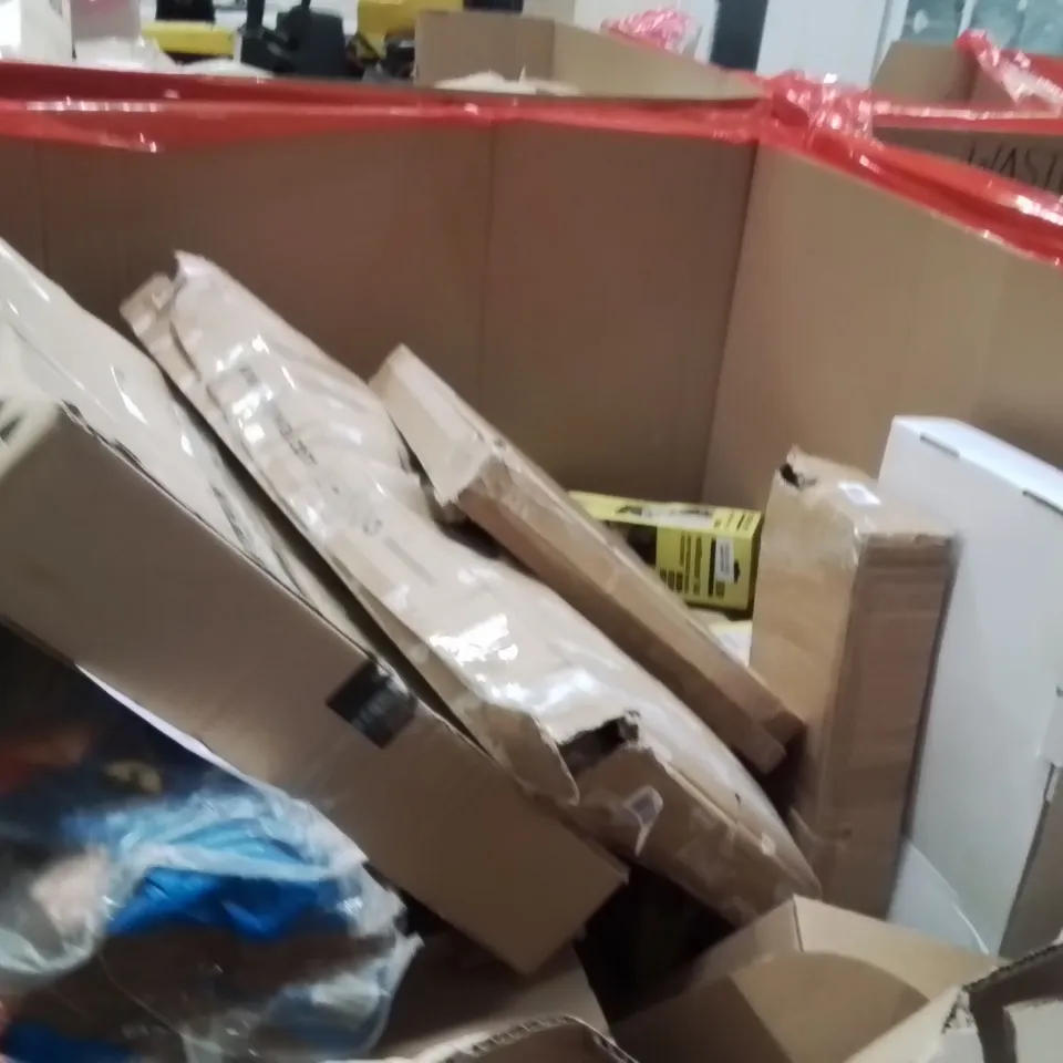 PALLET OF ASSORTED HOUSEHOLD GOODS AND PRODUCTS TO INCLUDE;CLOCK,PICTURE FRAME,FLOATING SHELVES 