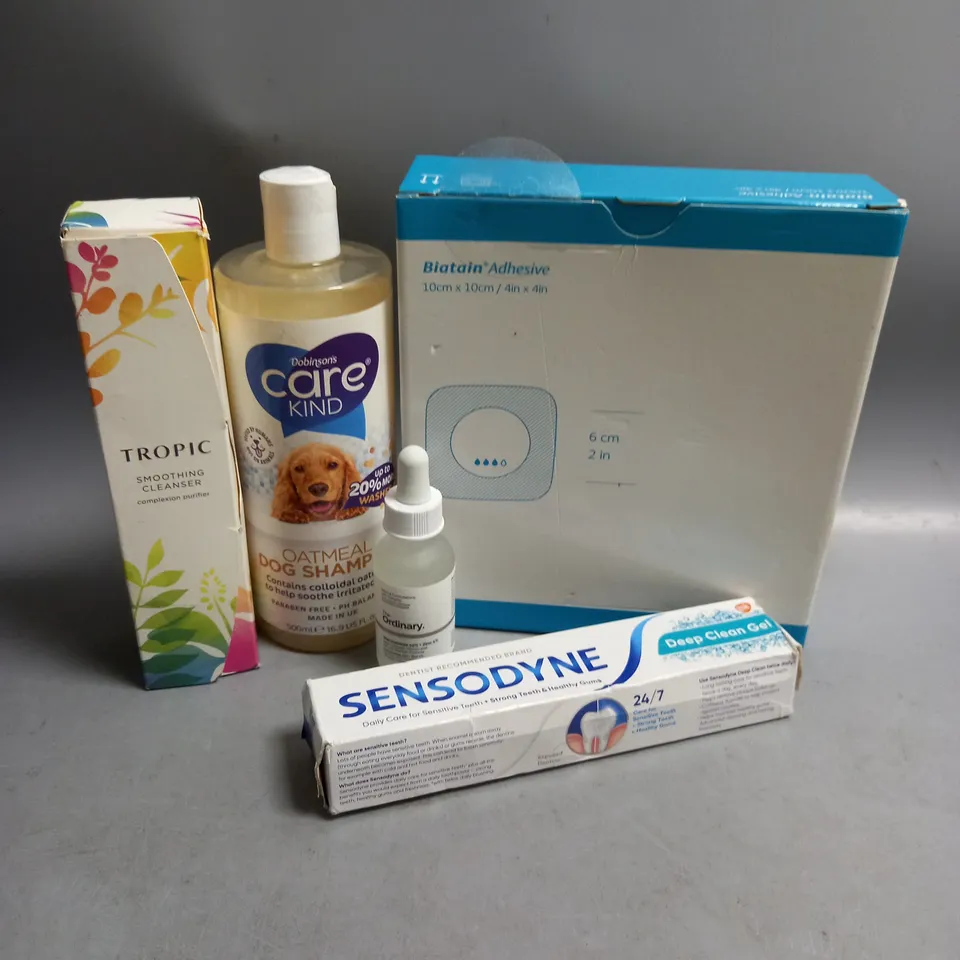 BOX OF APPROXIMATELY 20 COSMETIC ITEMS TO INCLUDE - CARE KIND DOG SHAMPOO - SENSODYNE TOOTHPASTE - TROPIC SMOOTHING CLEANSER - ETC