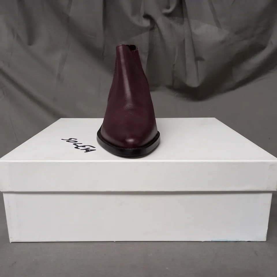 BOXED PAIR OF SOLEA EASTWOOD LEATHER ANKLE BOOTS IN WINE EU SIZE 36