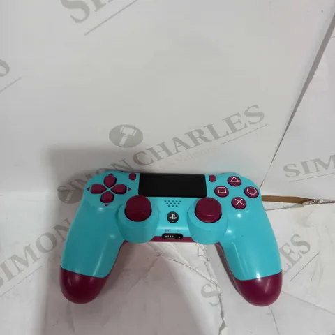 PLAYSTATION 4 CONTROLLER