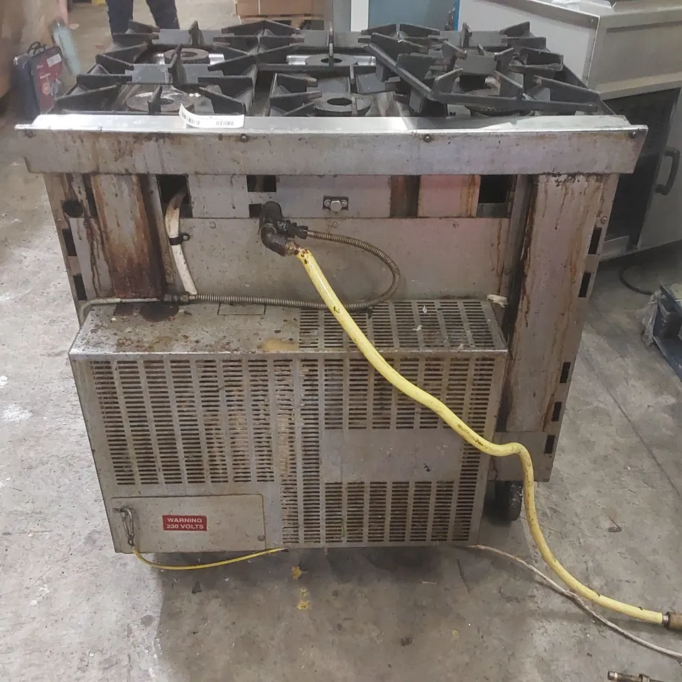 MOORWOOD VULCAN 6 BURNER RANGE