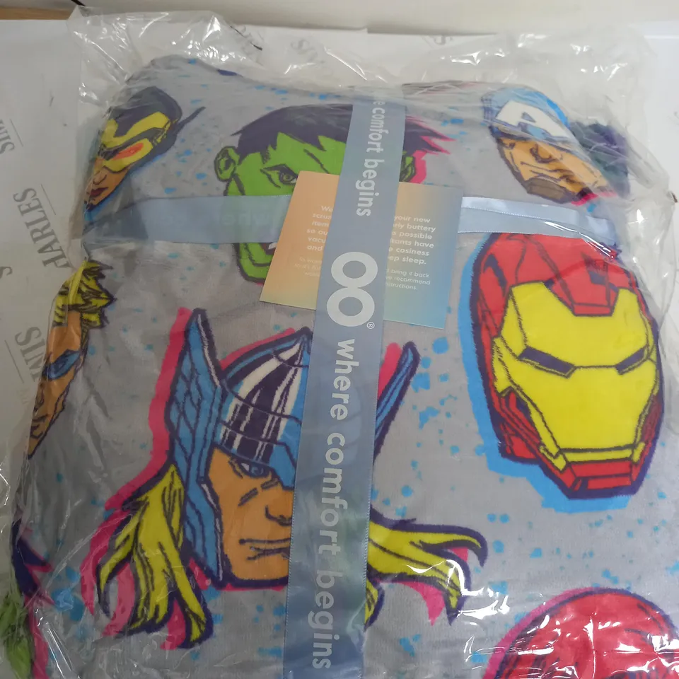 OODIE OVERSIZED WEARABLE BLANKET - THE AVENGERS