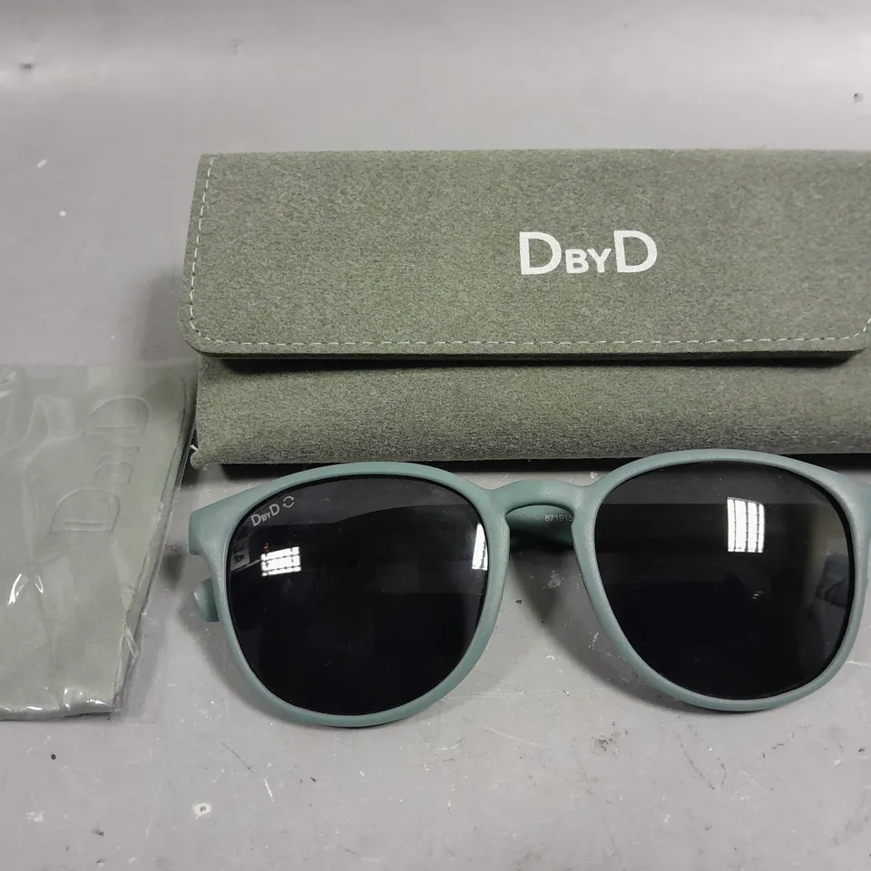 DBYD POLARISED GLASSES WITH GREEN FRAME IN CASE