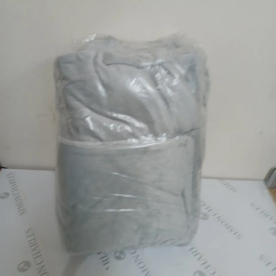 BEDDING SET UNSPECIFIED - GREY 