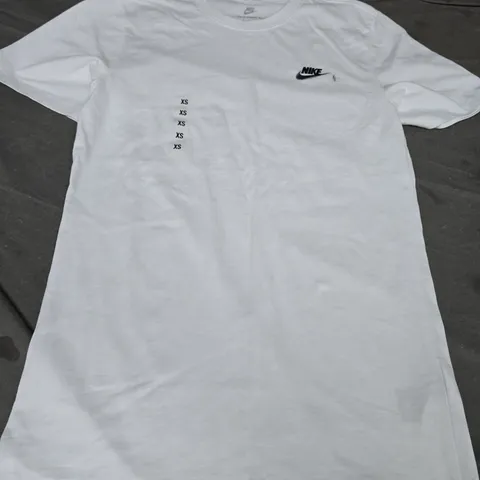 NIKE PLAIN LOGO T-SHIRT, WHITE - UK SIZE XS 