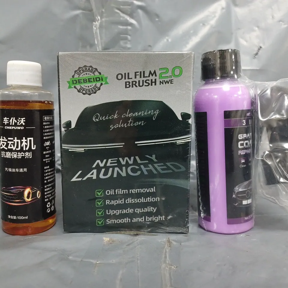 APPROXIMATELY 15 ASSORTED CAR ACCESSORIES ITEMS TO INCLUDE GRAPHENE COATING REPAIR SPRAY, OIL FILM 2.0 BRUSH, ETC - COLLECTION ONLY